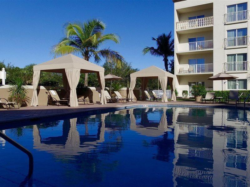 Holiday Inn Express & Suites Naples Downtown - 5Th Avenue By Ihg Exterior foto