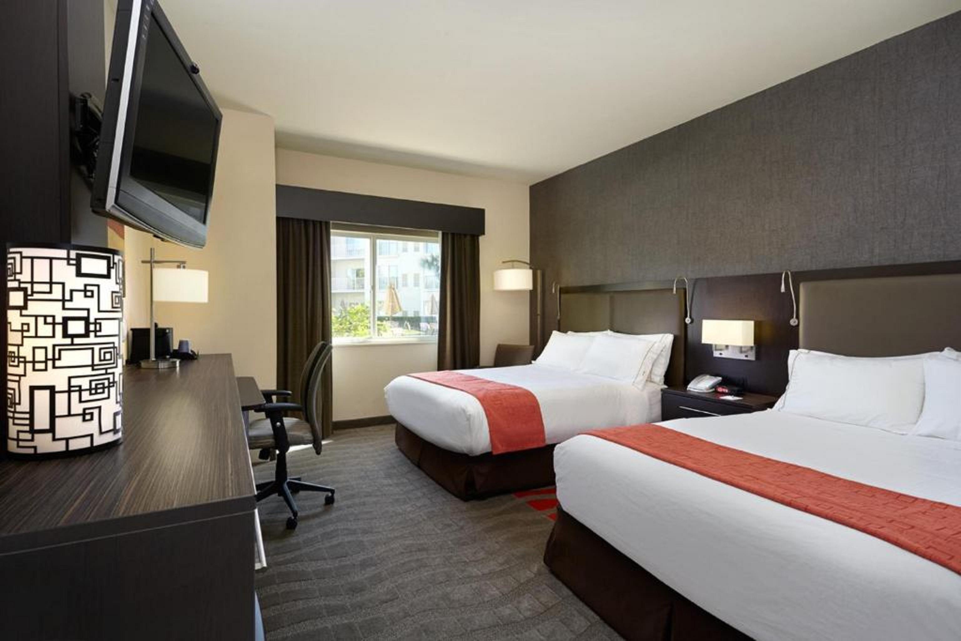 Holiday Inn Express & Suites Naples Downtown - 5Th Avenue By Ihg Exterior foto