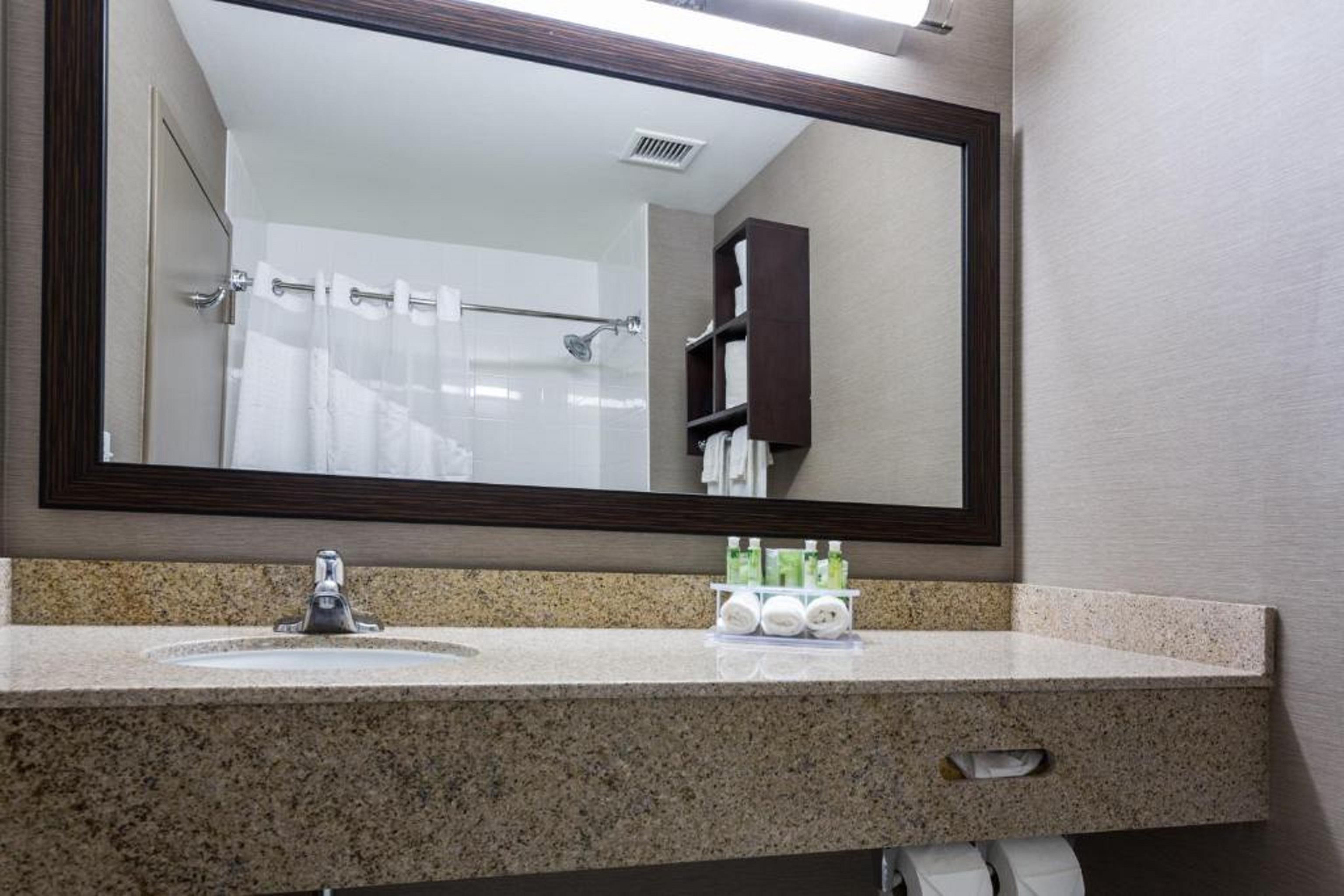 Holiday Inn Express & Suites Naples Downtown - 5Th Avenue By Ihg Exterior foto