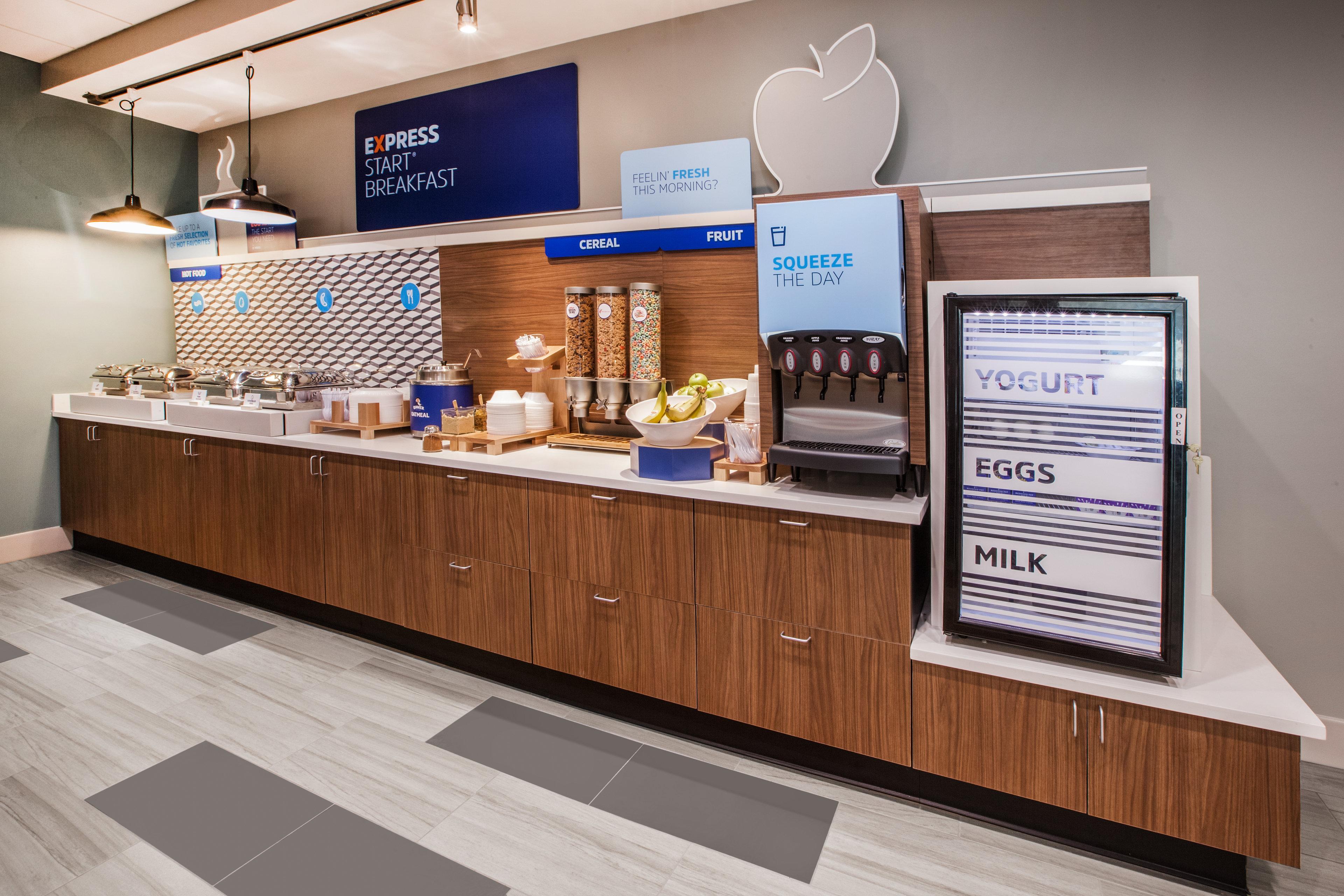 Holiday Inn Express & Suites Naples Downtown - 5Th Avenue By Ihg Exterior foto