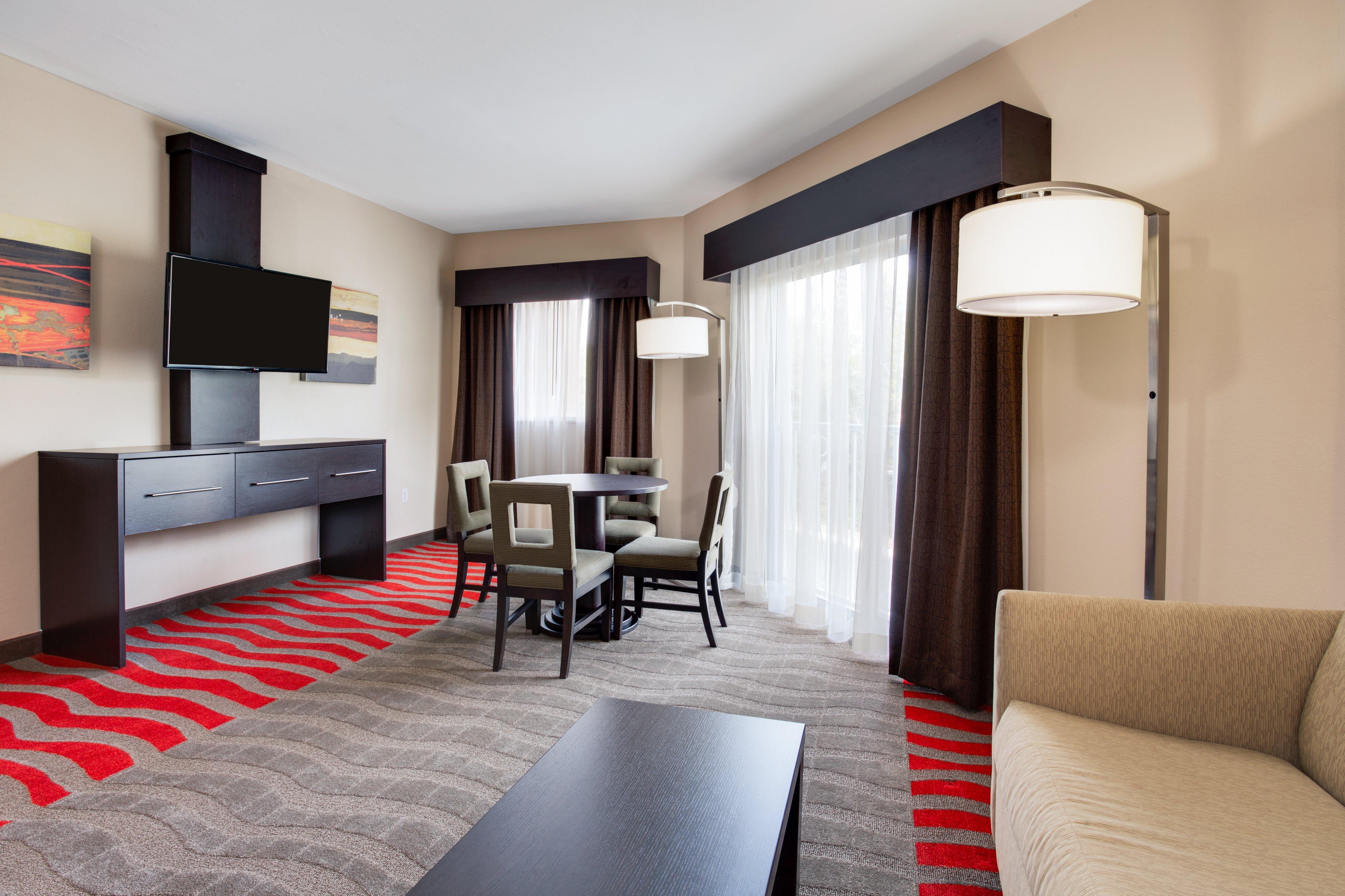 Holiday Inn Express & Suites Naples Downtown - 5Th Avenue By Ihg Exterior foto